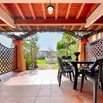 Garden-front House In Apartmán *