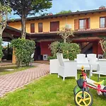 Apartment Garden-front House In Bibione