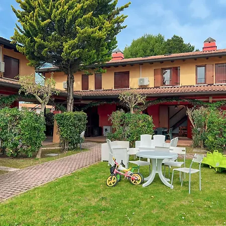 Garden-front House In Apartment Bibione