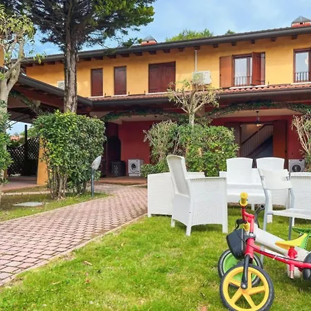 Apartment Garden-front House In Bibione
