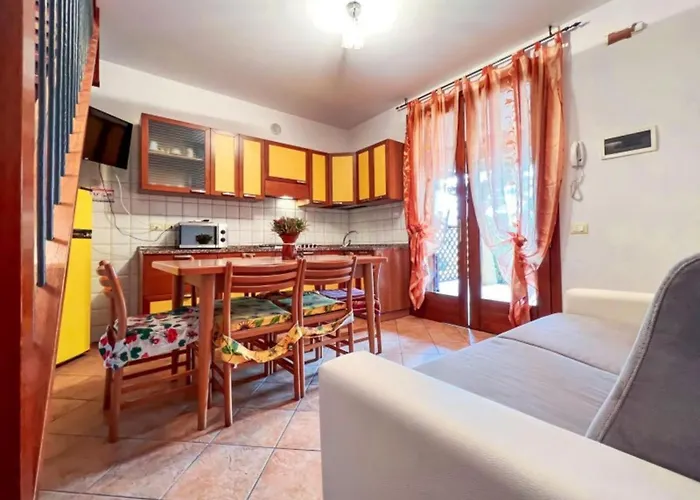 Garden-front House In Bibione